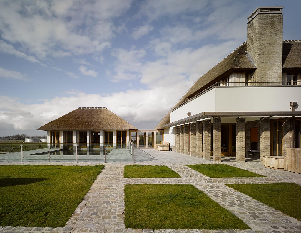 Poolhouse in achtertuin