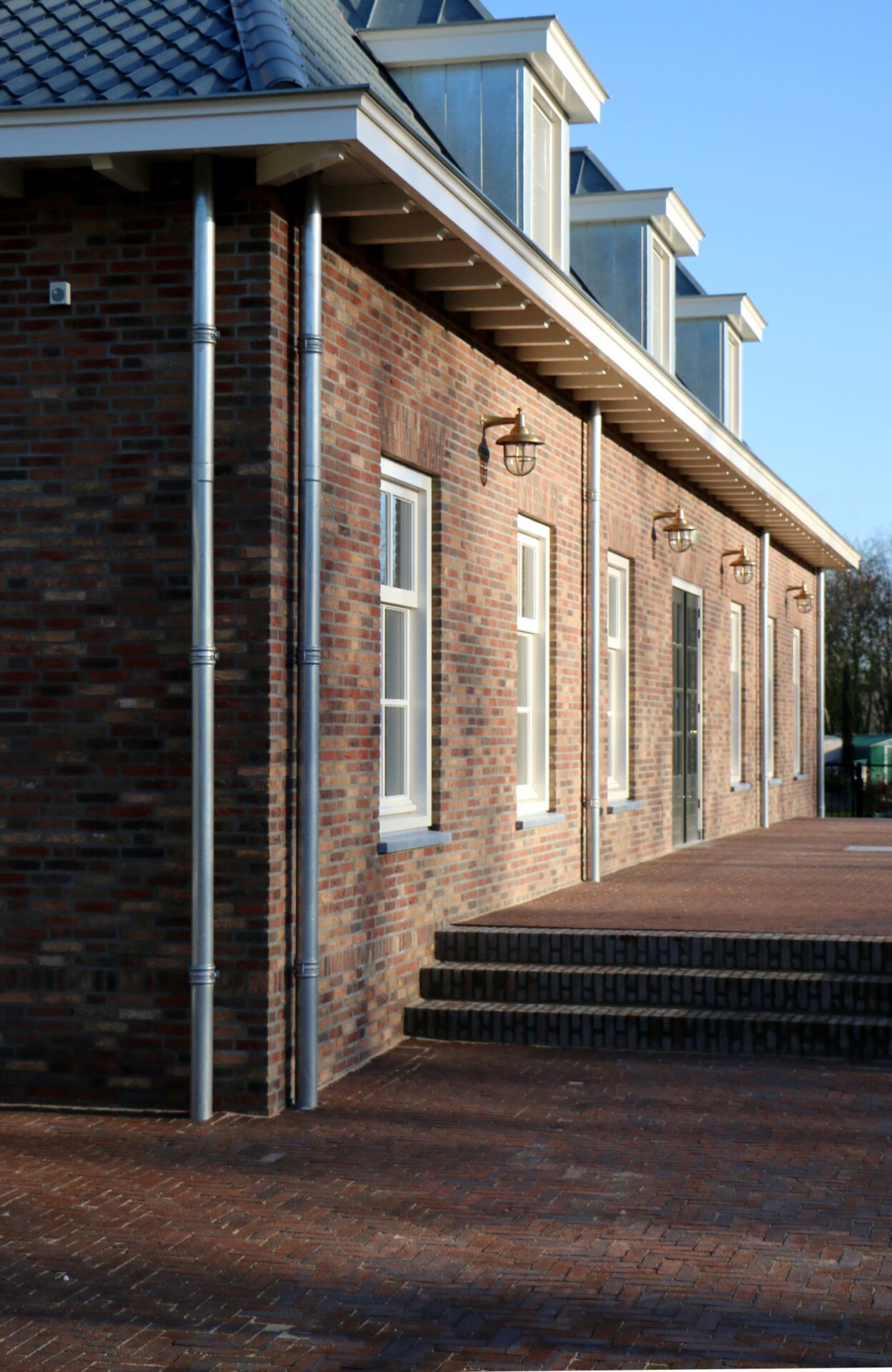 Detailfoto van metselwerk aan de zijkant van de manege in Groesbeek