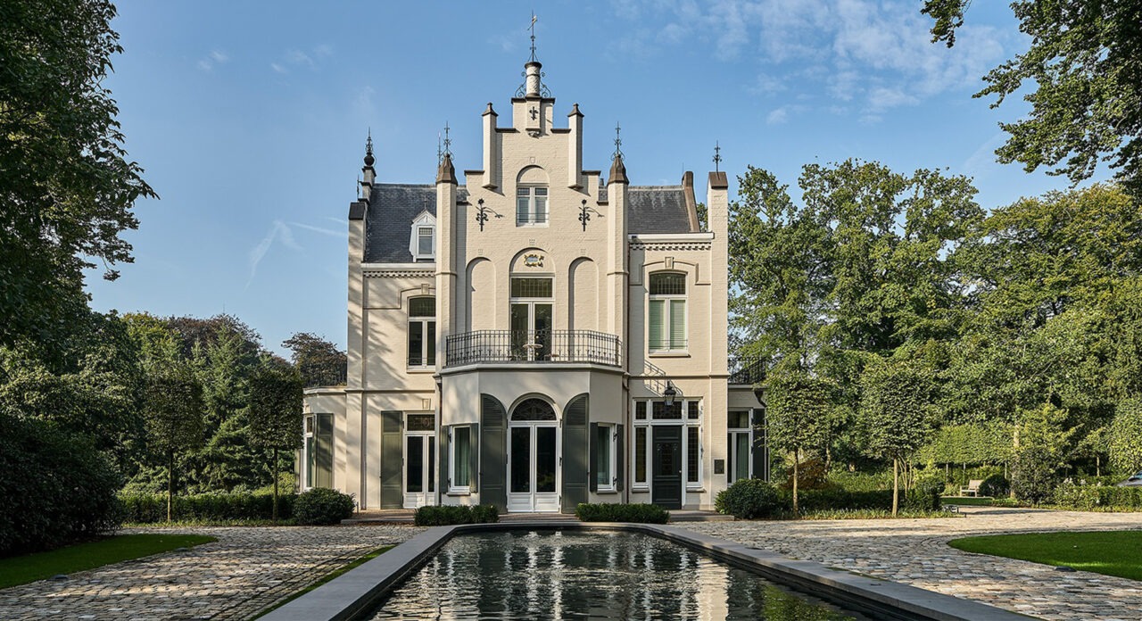 Vooraanzicht villa cv.