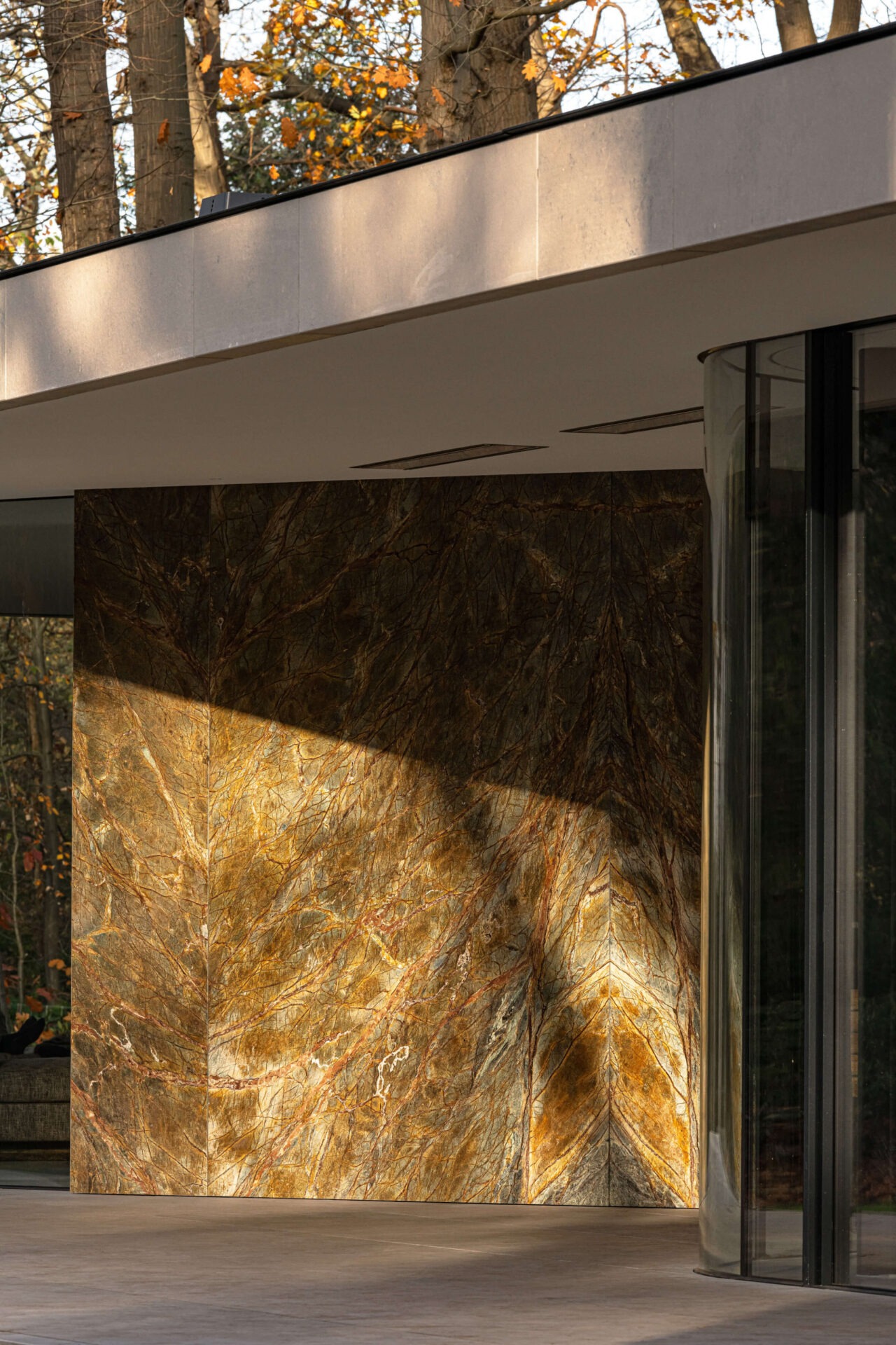 Detailfoto stenenwand met patroon