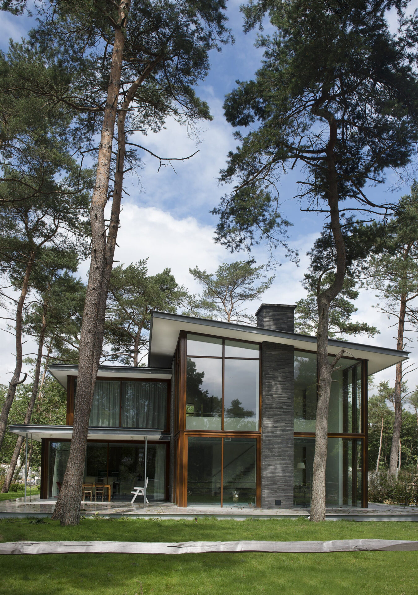 Achterzijde van Villa Kerckebosch met tuin