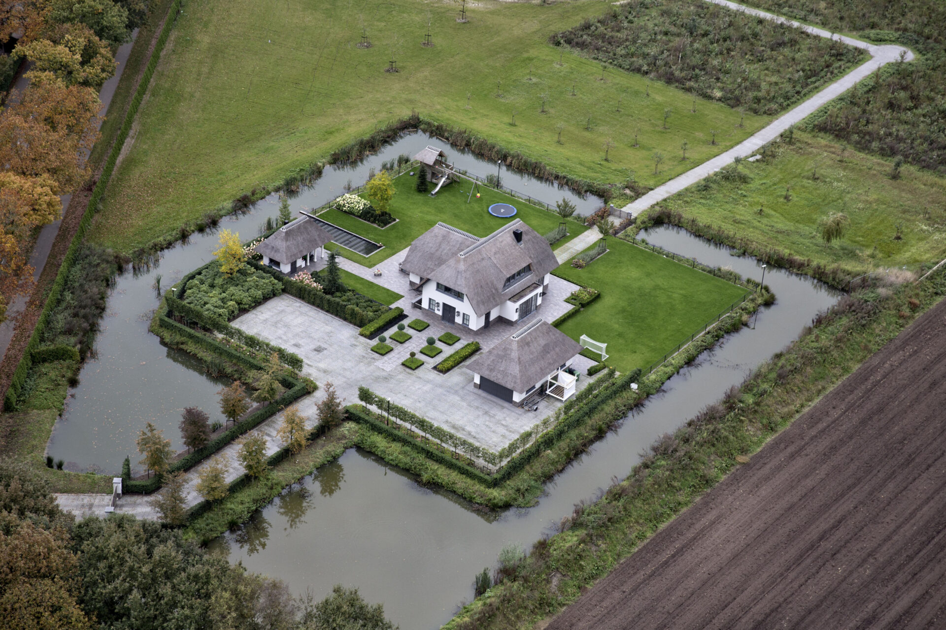 Bovenaanzicht van Villa SL met tuin