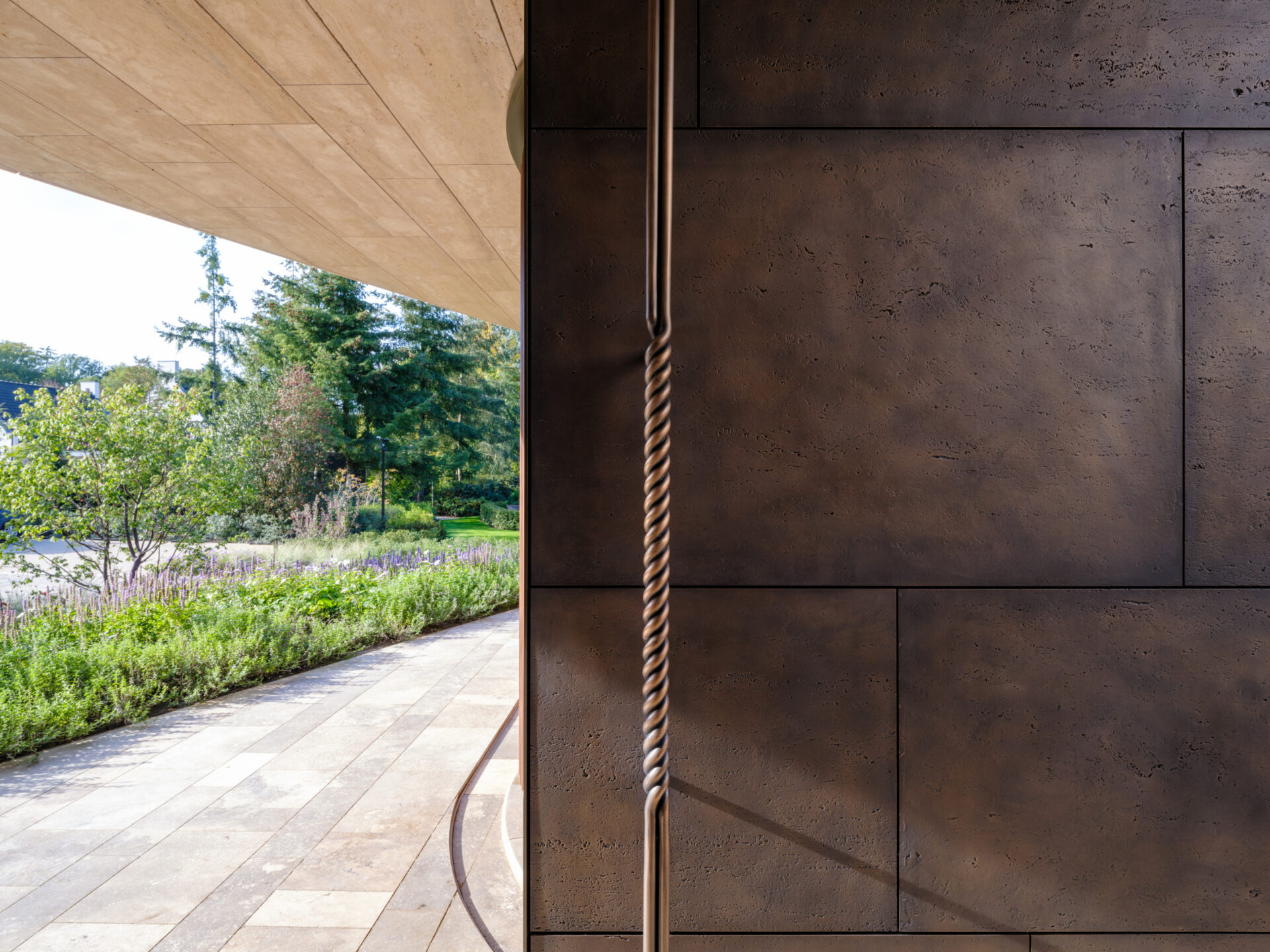 Detailfoto van wand met bruine steen