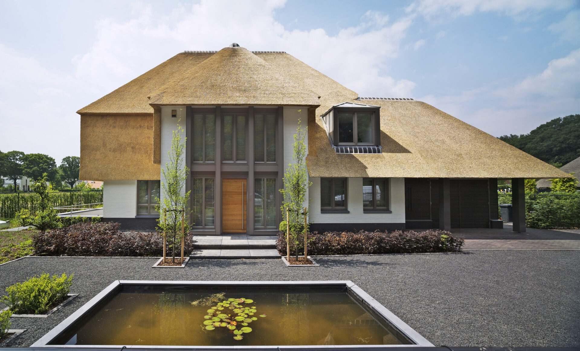 Vooraanzicht villa wielewaal