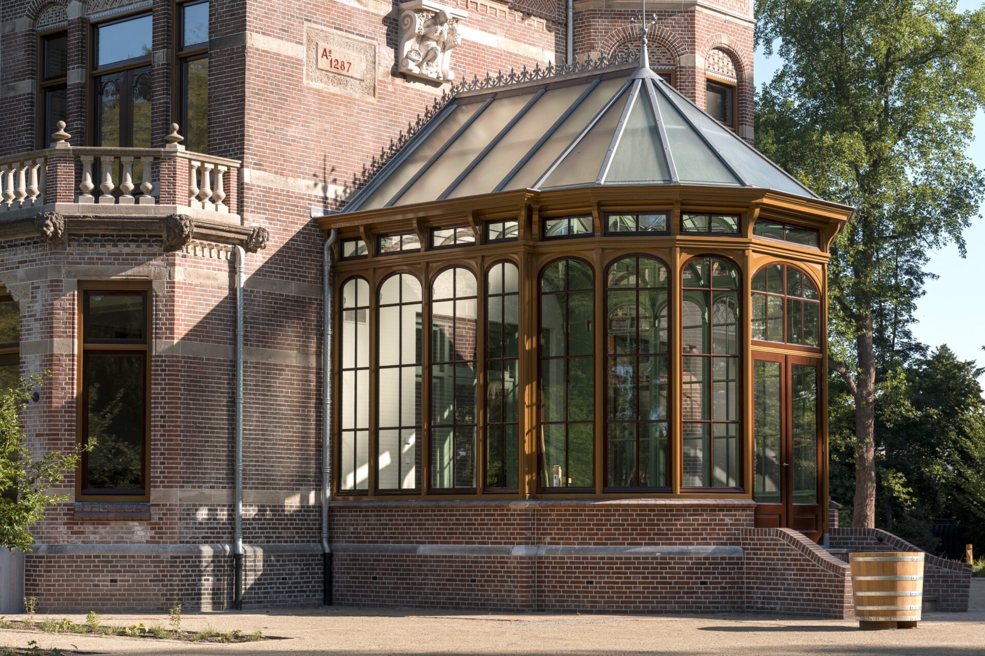 Een detailfoto van de orangerie van Hoofdhuis Zionsburg