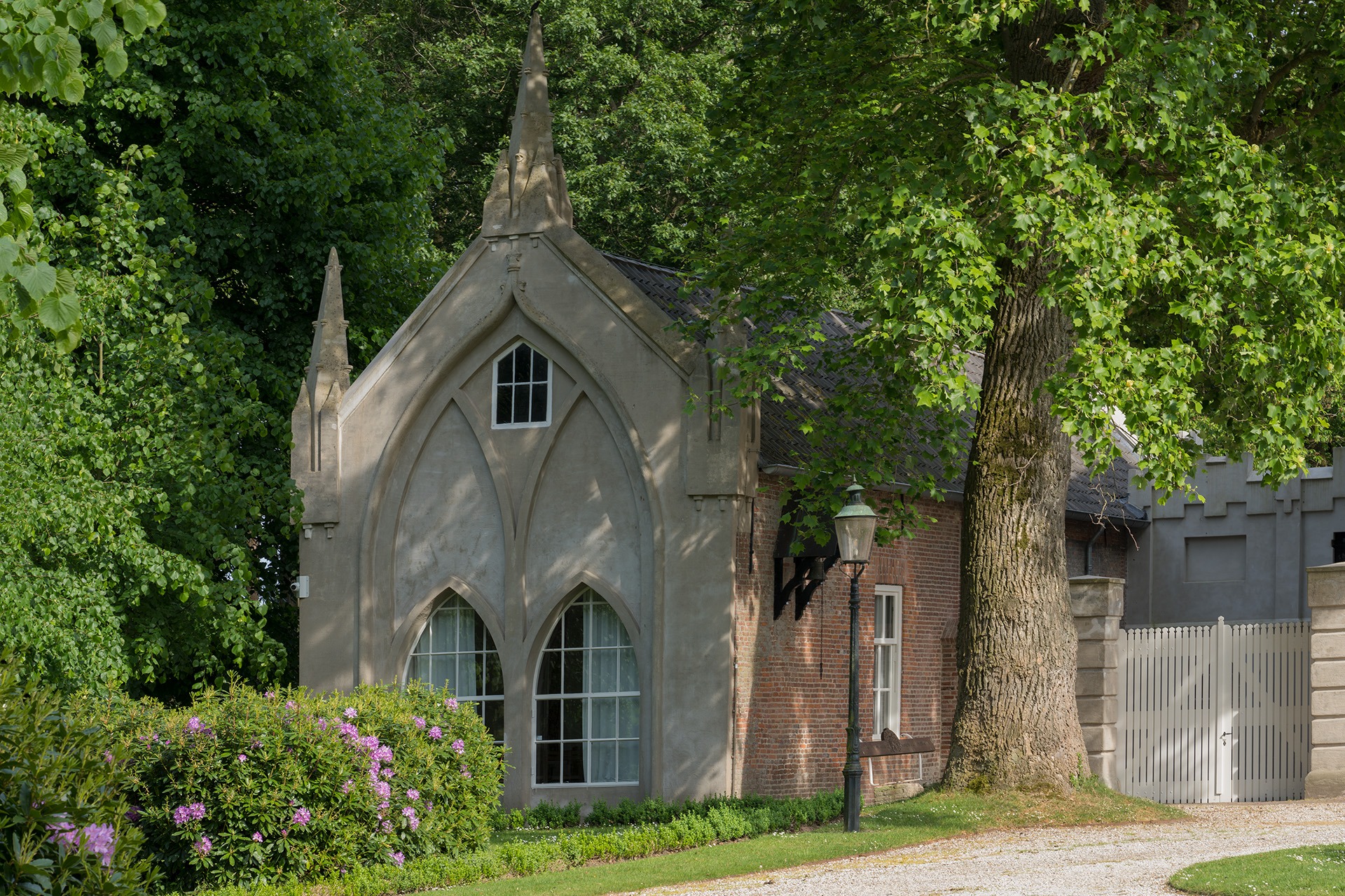 Linkerzijde van Kasteel Strijdhoef