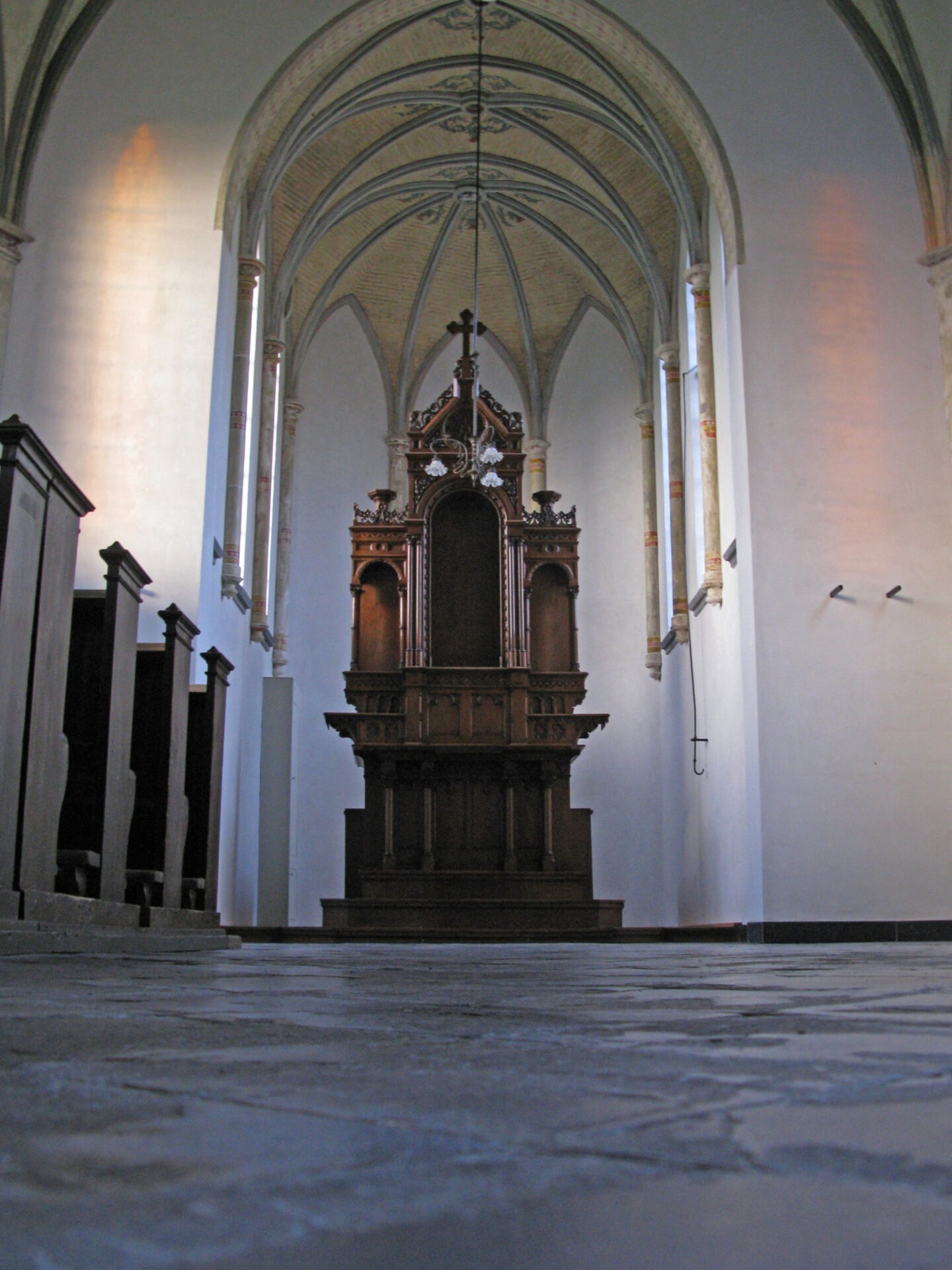 Het altaar van de Sint Jan de Doperkerk