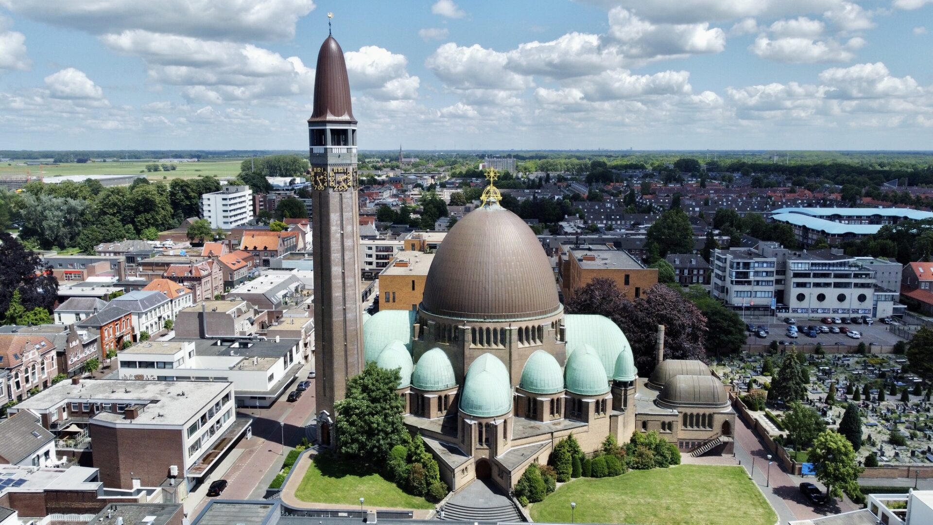 Aanzicht van de Sint Janskerk