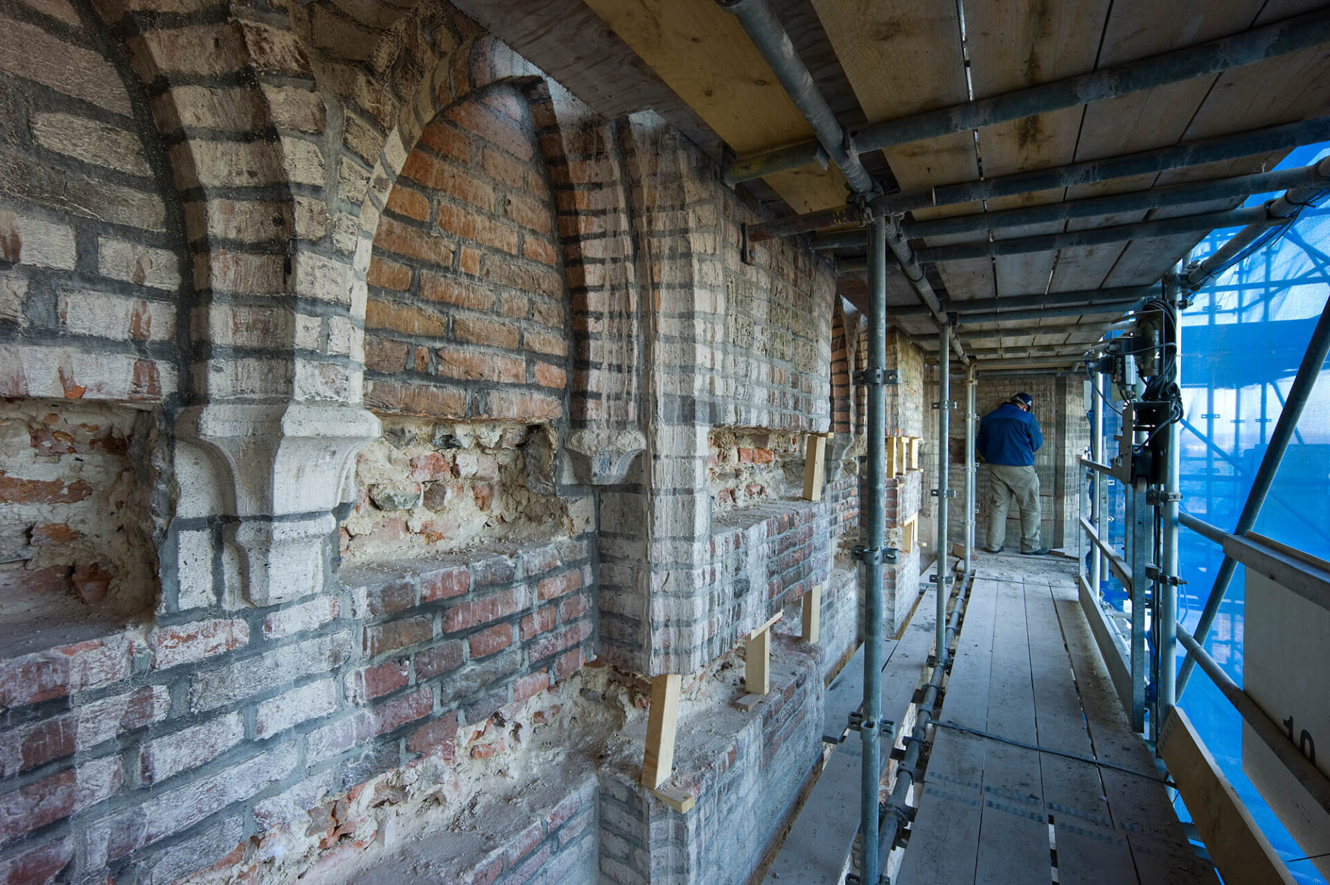 Detailfoto van het metselwerk bij de Sint Petrusbasiliek