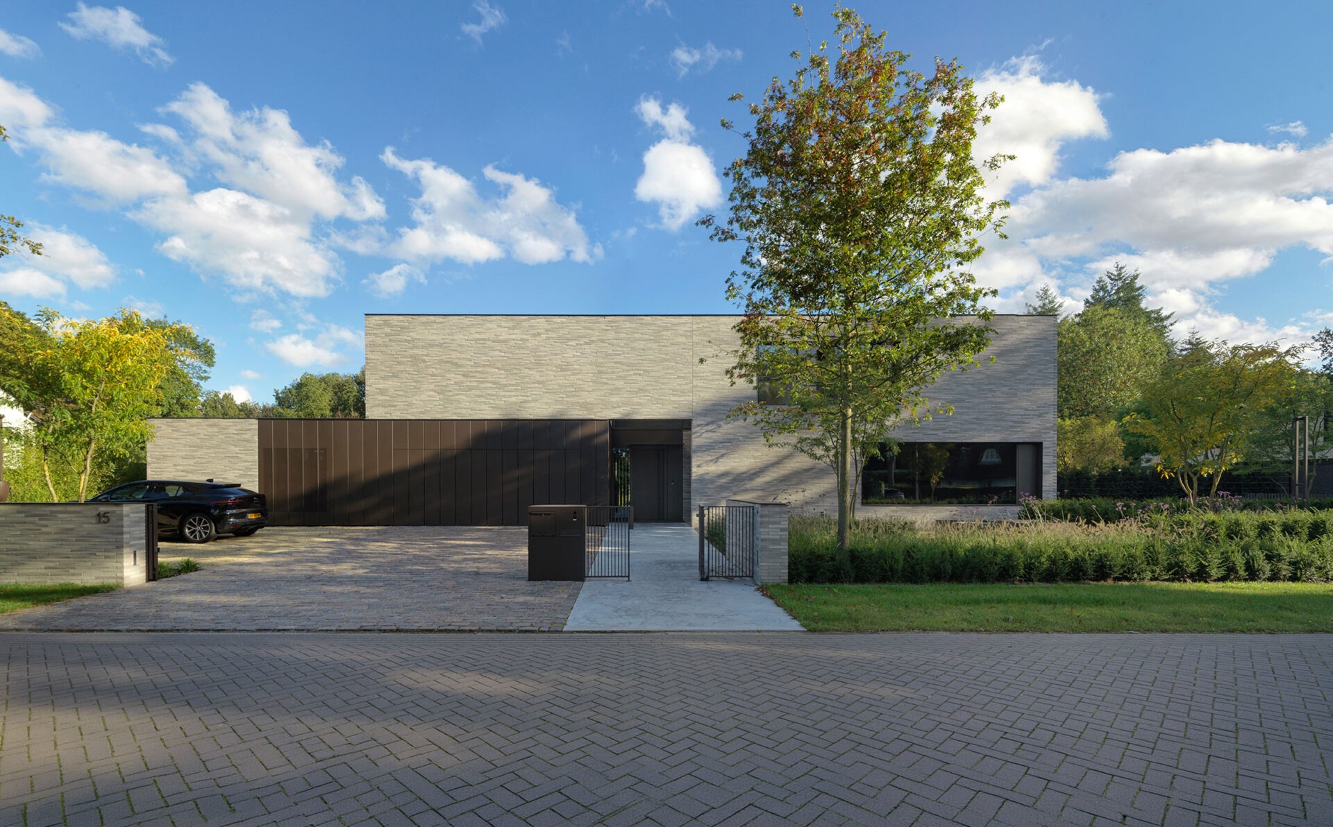 Aanzicht van de voorzijde van de nieuwbouw Villa VDL